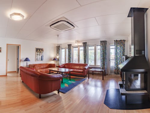 3F017303-HDR